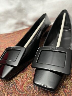 Roger Vivier Black Patent Leather Low Heel - Black Buckle - 38.5 - NWT